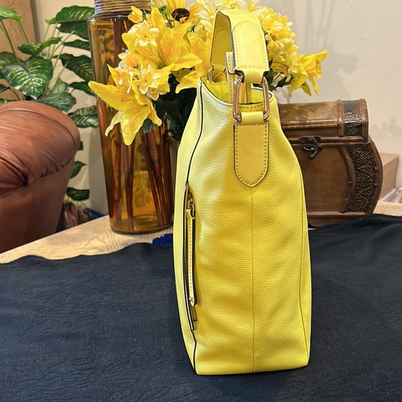 Michael Kors Evie Large Leather Hobo Shoulder Bag (Sunshine) - Picture 12 of 17